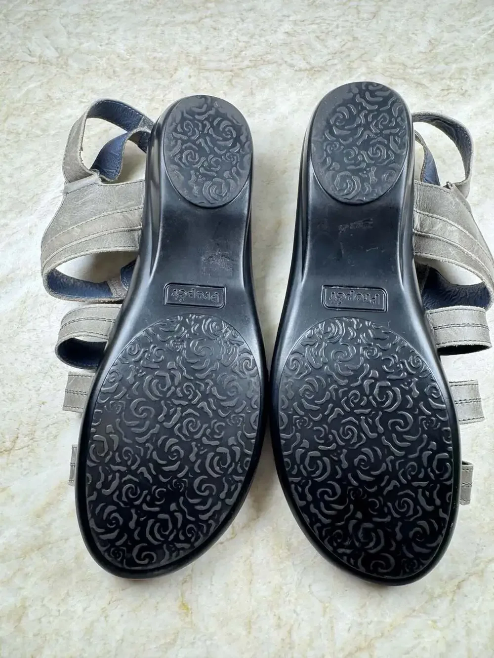 Propet Aurora Women’s Gray Leather Strappy Comfort Sandals Size 9 M Hook Loop